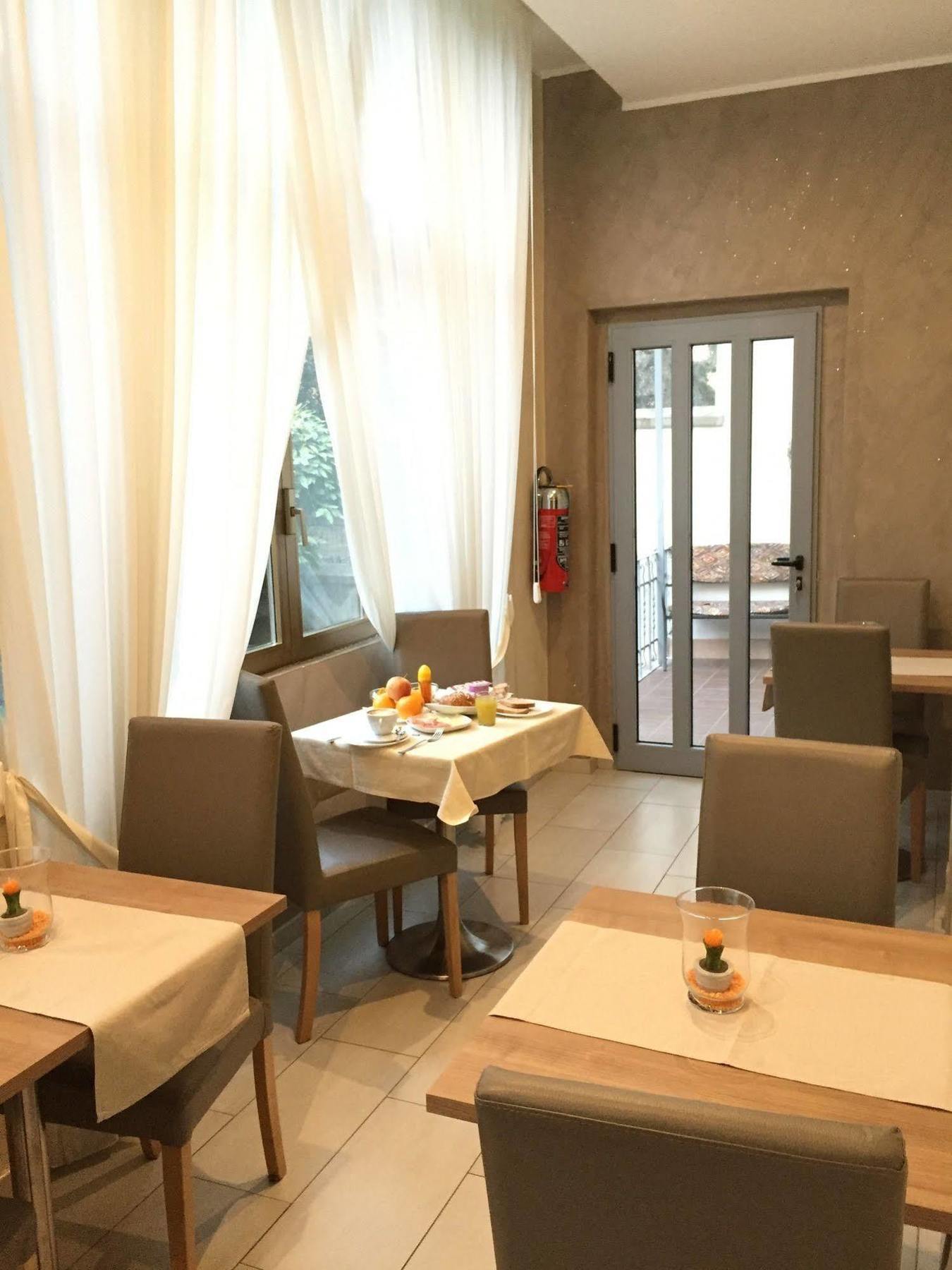 Hotel Montecarlo Mailand